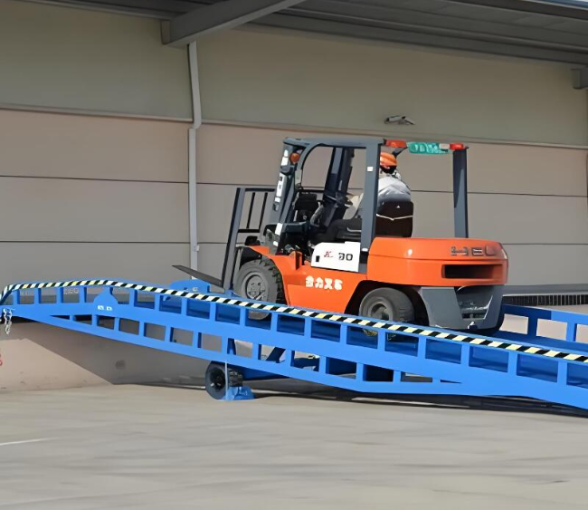 汤旺河移动式卸货平台（叉车用）